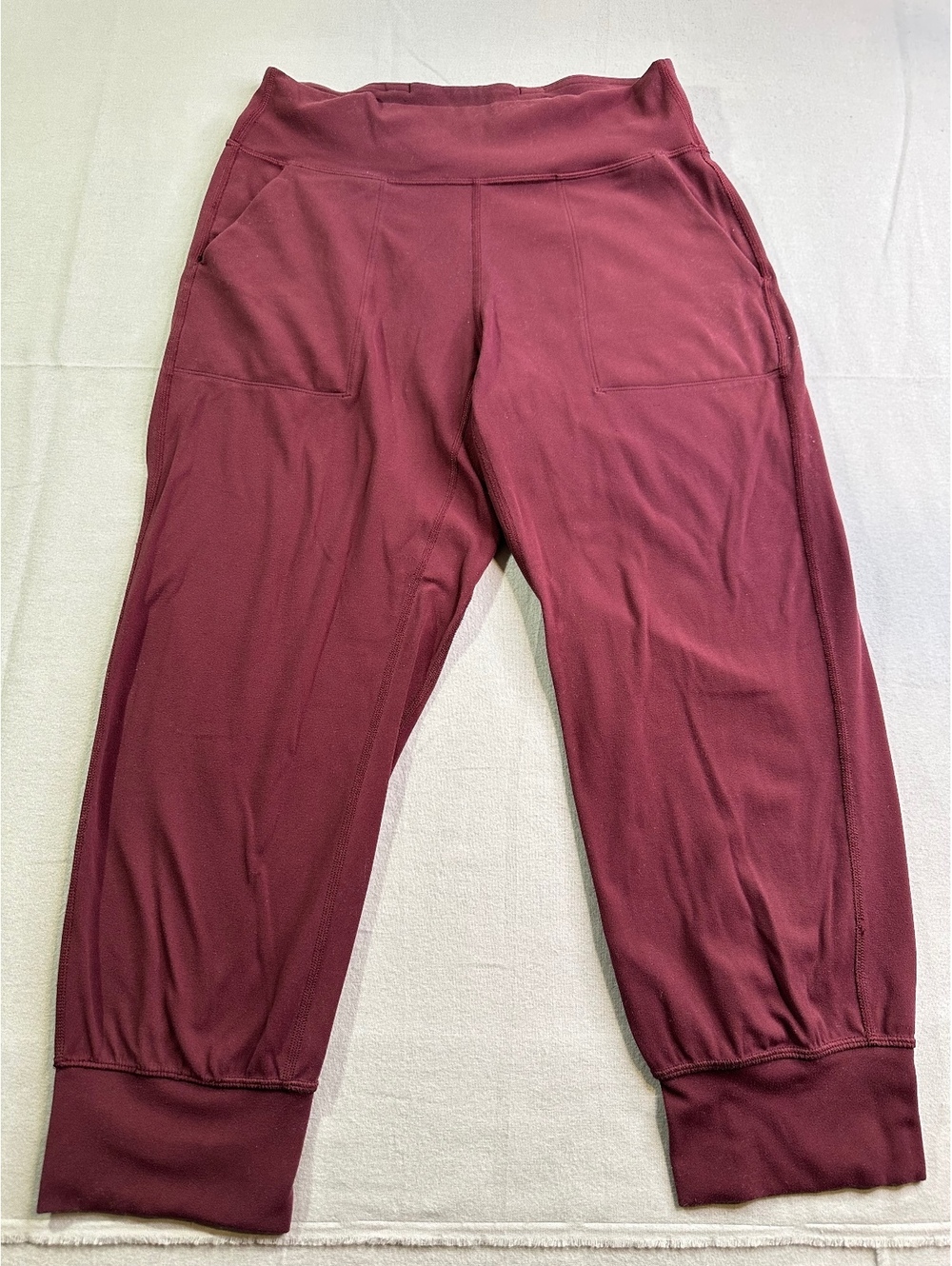 Lululemon Women’s Size 8 Burgundy Cropped Jogger Pants Wide Waistband Pockets